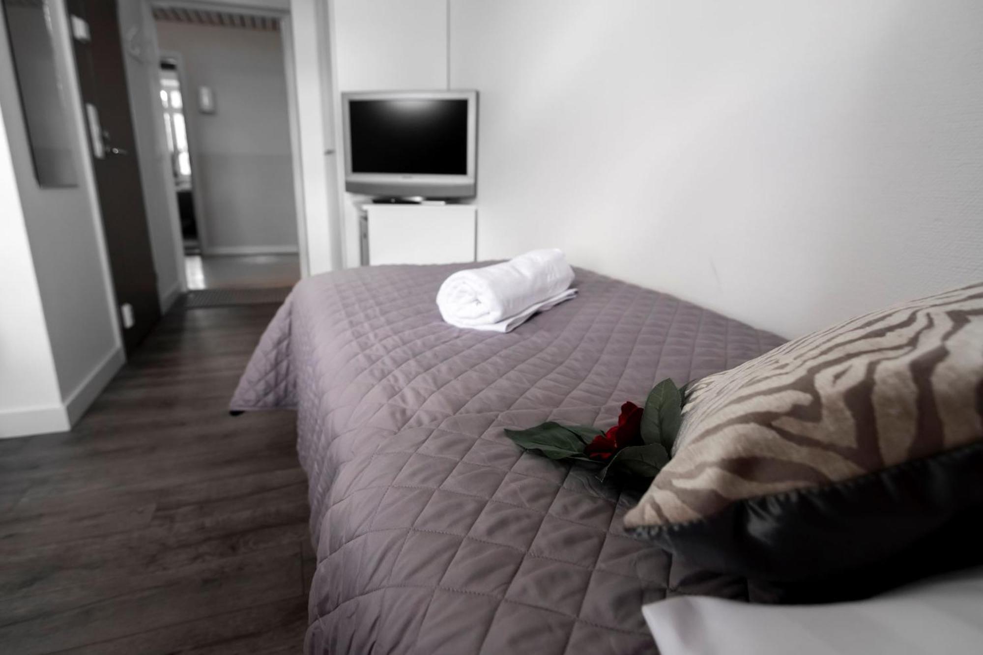 Ik Hotel & Camping كورو الغرفة الصورة